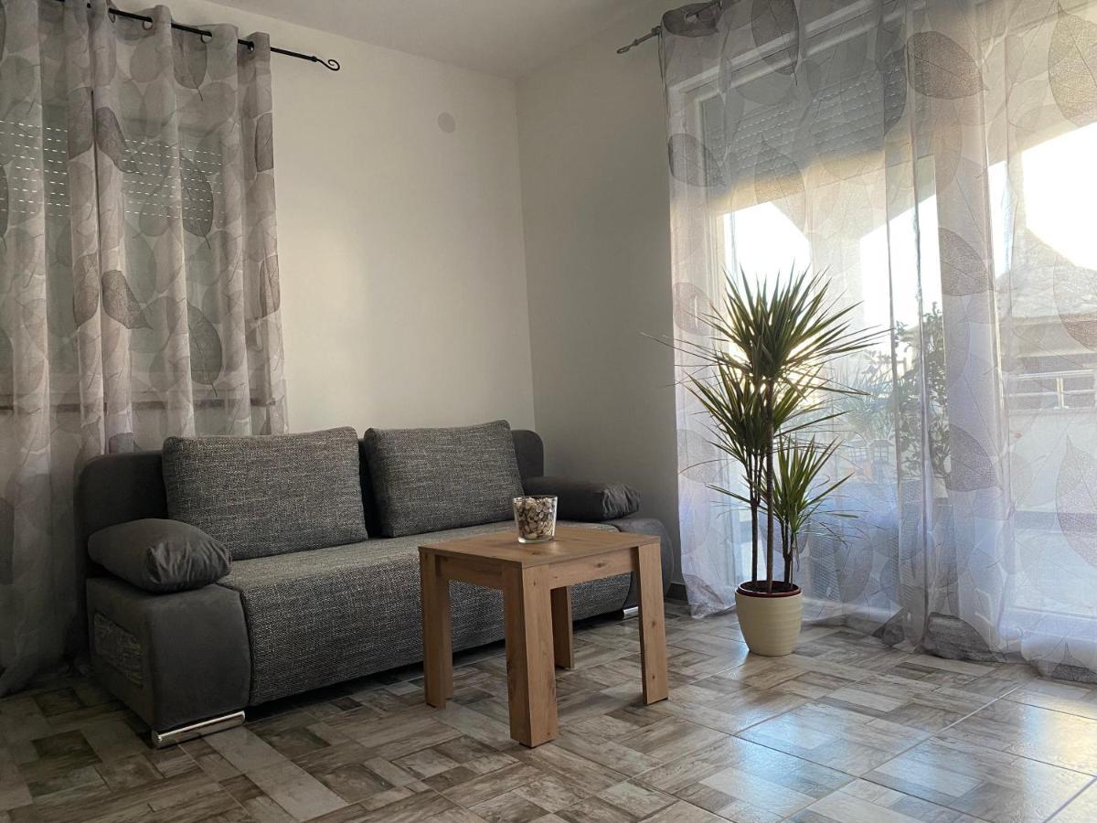 Apartment Tina *