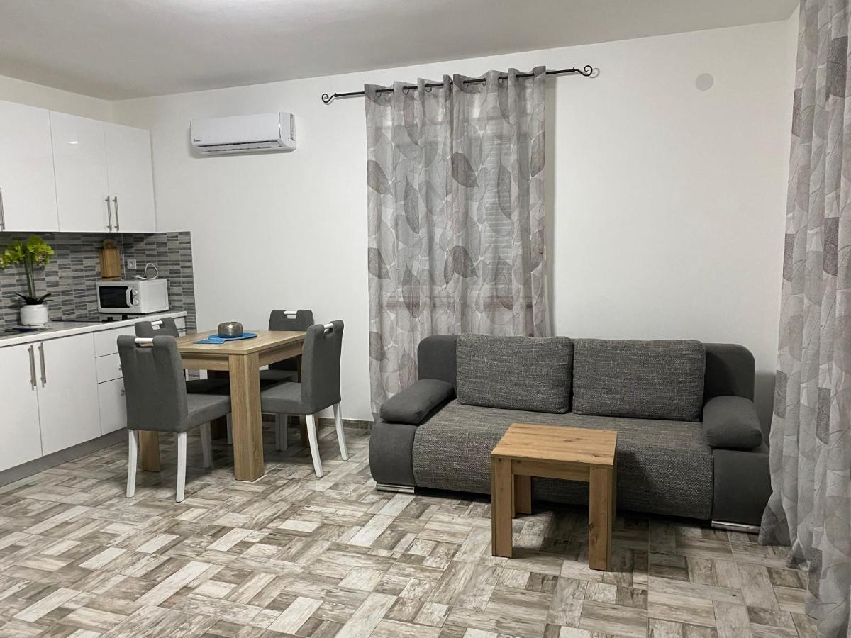 Apartment Tina *